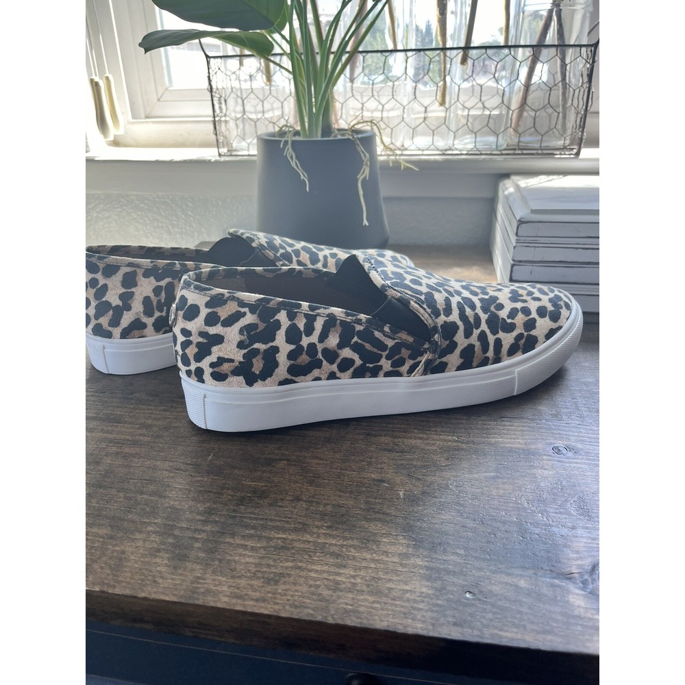 Steve Madden Animal Print Leopard Slip On Flats Size 8.5(fits Like 8)